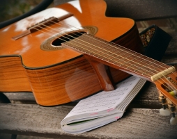 Liên hệ tìm trung tâm dạy Guitar tại nhà Buôn Ma Thuột